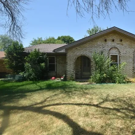 Buy this 3 bed house on 1434 North Dale Avenue in Stephenville, TX 76401