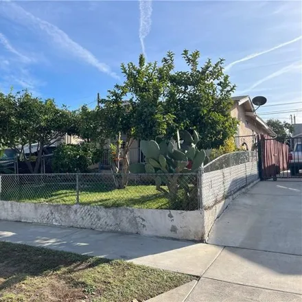 Buy this 3 bed house on 1622 West 71st Street in Los Angeles, CA 90047