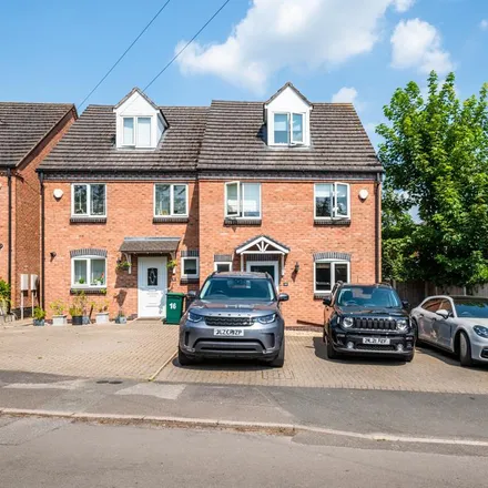 Rent this 4 bed townhouse on 7 Willow Wong in Burton Joyce, NG14 5FH
