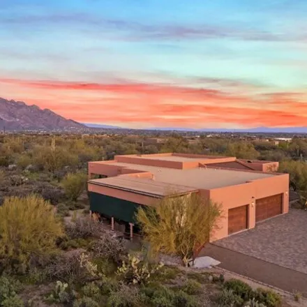Buy this 3 bed house on West Desert Splendor Court in Oro Valley, AZ 85742