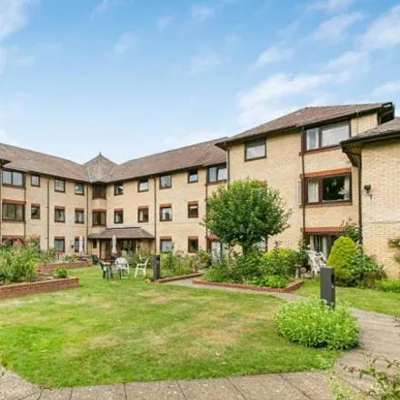 Buy this 2 bed apartment on Billy Lows Lane in Potters Bar, EN6 1UY