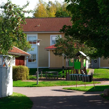 Rent this 3 bed apartment on Mildvädersgatan in 573 31 Tranås, Sweden