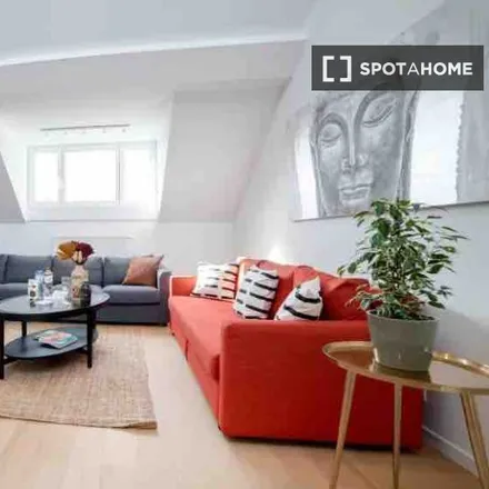 Rent this 4 bed apartment on Avenue Molière - Molièrelaan 517 in 1050 Ixelles - Elsene, Belgium