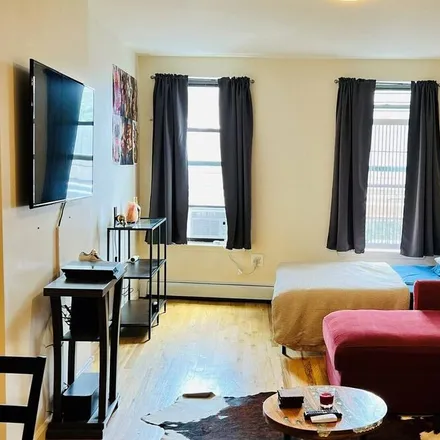 Rent this studio apartment on New York