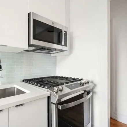 Image 7 - 800 East 17th Street, New York, NY 11230, USA - Apartment for sale