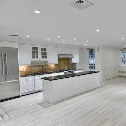 Image 5 - 154 East 85th Street, New York, NY 10028, USA - House for sale