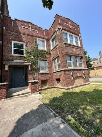 Buy this studio house on 7800 South Burnham Avenue in Chicago, IL 60649