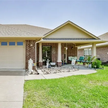 Buy this 2 bed house on 1025 Roberts Bend Court in Granbury, TX 76048