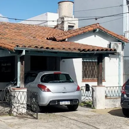 Buy this 3 bed house on Córdoba 801 in Martínez Oeste, Martínez