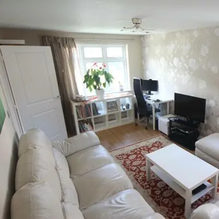 Image 2 - Ipswich Close, Liverpool, L19 2HP, United Kingdom - House for rent