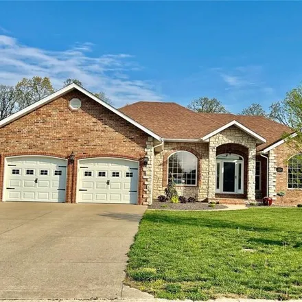 Buy this 3 bed house on 2429 Copperwood Drive in Lebanon, MO 65536