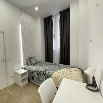 Image 1 - Calle del Calvario, 25, 28012 Madrid, Spain - Apartment for rent
