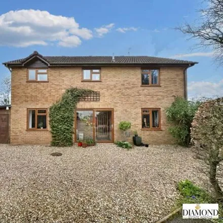 Buy this 6 bed house on Orchard Way in Uffculme, EX15 3AJ