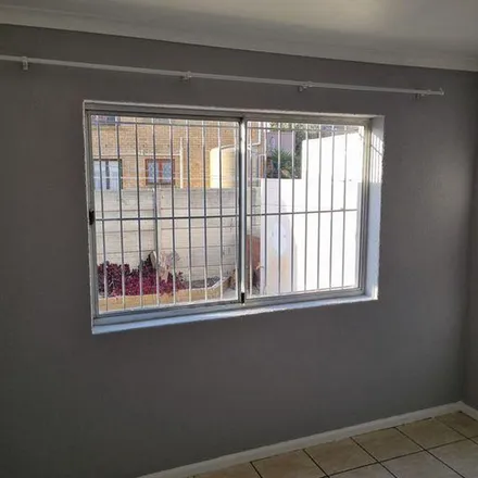 Image 3 - Brackenfell Traffic & Licensing Dept, Kruis Road, Brackenfell, Western Cape, 7560, South Africa - Apartment for rent