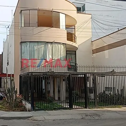 Rent this 2 bed apartment on unnamed road in Surquillo, Lima Metropolitan Area 15038
