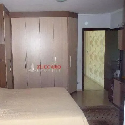 Buy this 3 bed house on Rua Maria Antonieta Campos Arruda in Pimentas, Guarulhos - SP