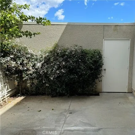 Image 7 - 19220 Hamlin Street, Los Angeles, CA 91335, USA - Townhouse for rent