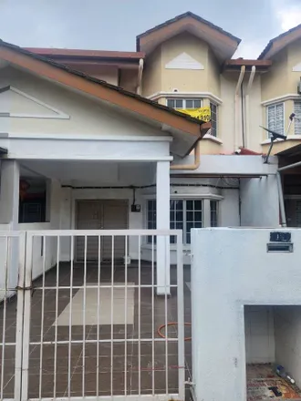 Rent this 4 bed apartment on unnamed road in Taman Sejati, 41200 Klang City