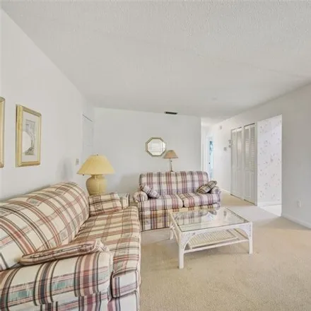 Image 3 - 5900 7th Avenue West, Manatee County, FL 34209, USA - Condo for sale