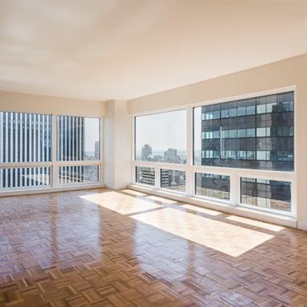 Image 5 - Trump Tower, 721/725 5th Avenue, New York, NY 10022, USA - House for rent