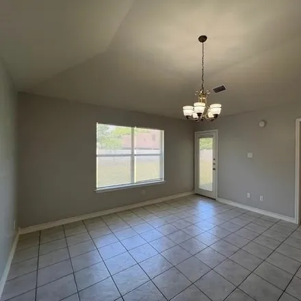 Image 9 - 8458 Crown Wood Drive, Laredo, TX 78045, USA - House for rent