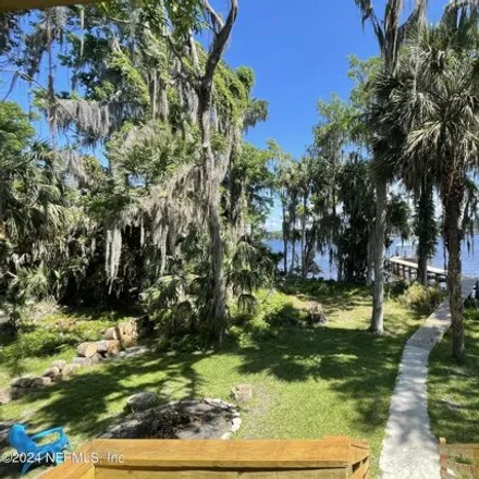 Buy this 3 bed house on 198 North Point Drive in Putnam County, FL 32139