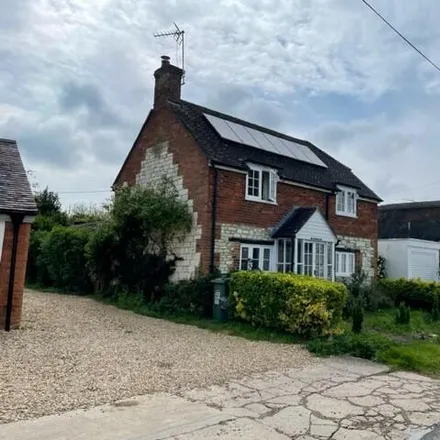Rent this 3 bed house on High Street in Uffington, SN7 7RP
