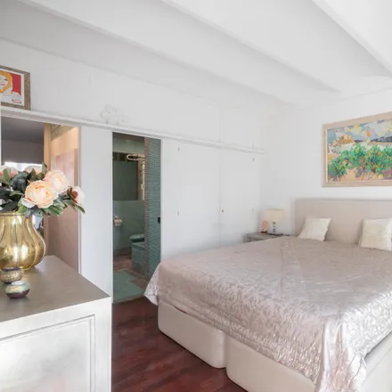 Rent this 2 bed apartment on Ali-Bey Nens in Plaça de Gal·la Placídia, 5
