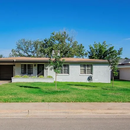 Buy this 3 bed house on 2006 Bedford Drive in Midland, TX 79701