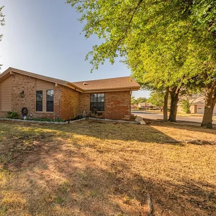 Buy this 3 bed house on 2305 Chretien Place in Midland, TX 79705