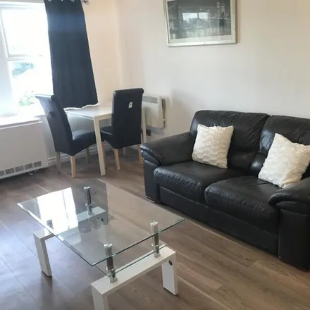 Rent this 2 bed apartment on The Cricketers in Leeds, LS5 3RL