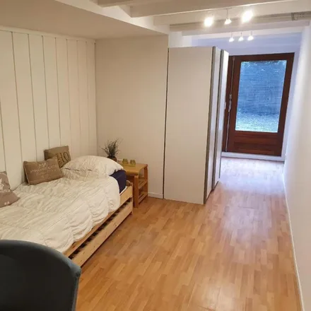 Rent this 5 bed room on Oudedijk 221B in 3061 AG Rotterdam, Netherlands