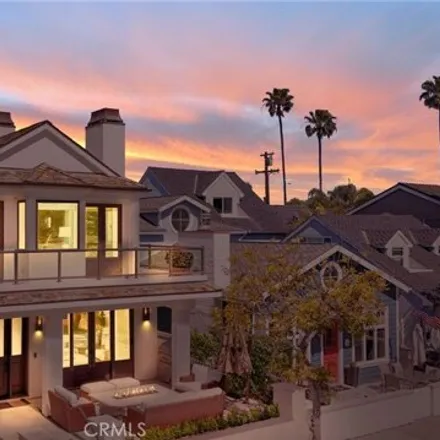 Image 1 - 129 Topaz Avenue, Newport Beach, CA 92662, USA - House for sale