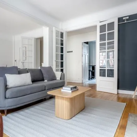 Image 3 - 7 Square Desaix, 75015 Paris, France - Apartment for rent