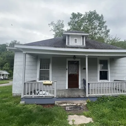 Buy this 1 bed house on 361 Lamb Avenue in Hannibal, MO 63401