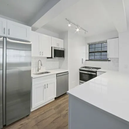 Rent this 2 bed apartment on 155 East 55th Street in New York, NY 10022