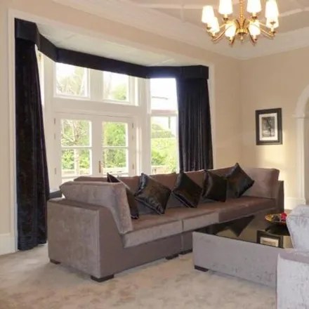 Image 3 - 1 Montgomery Drive, Giffnock, G46 6PY, United Kingdom - Apartment for rent