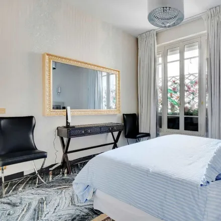 Rent this 3 bed apartment on 29 Rue Auguste Vacquerie in 75116 Paris, France