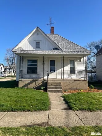 Buy this 2 bed house on 584 5th Avenue in Kewanee, IL 61443