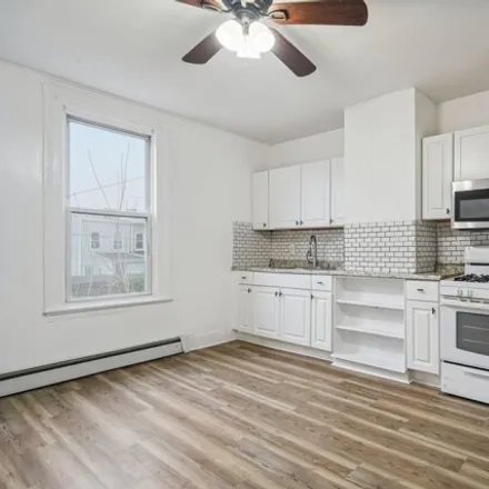 Image 2 - 77 Atlantic St Unit 2, Jersey City, New Jersey, 07304 - House for rent
