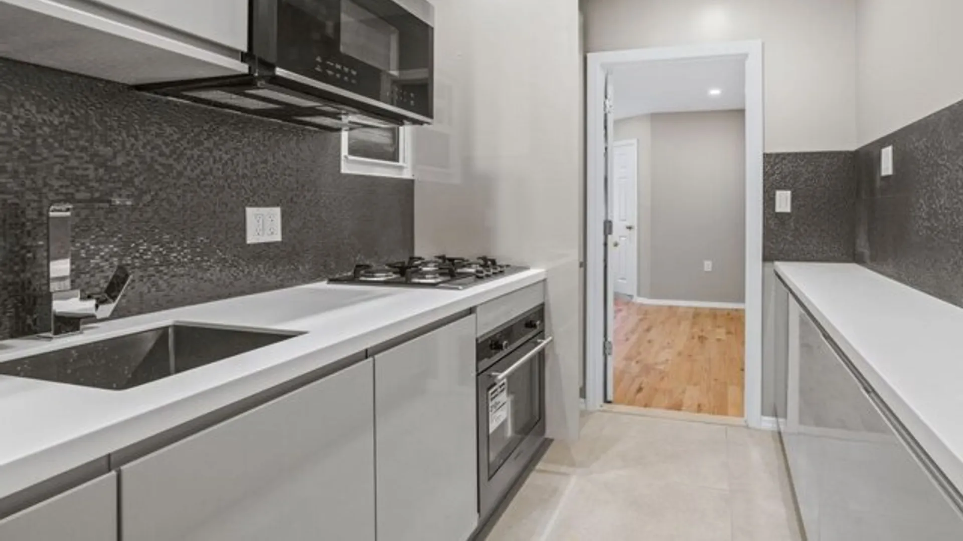 723 11th Avenue, New York, NY 10019, USA | 3 bed apartment for rent