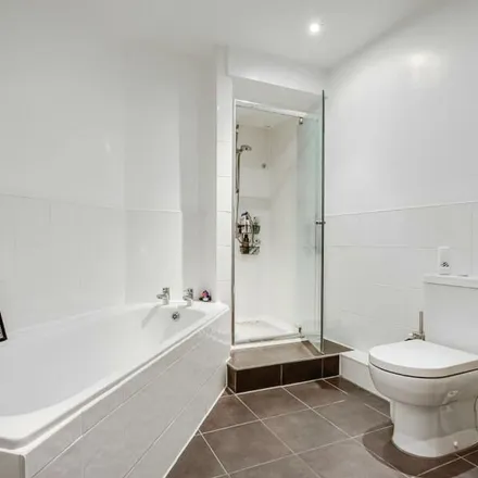 Image 1 - Heathway Court, Finchley Road, Childs Hill, London, NW11 8DG, United Kingdom - Apartment for rent