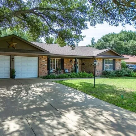 Buy this 2 bed house on 5013 South Drive in Fort Worth, TX 76133