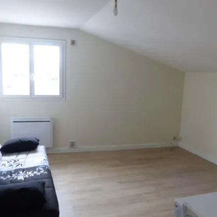 Rent this 1 bed apartment on 6 Rue de Savoie in 38300 Bourgoin-Jallieu, France