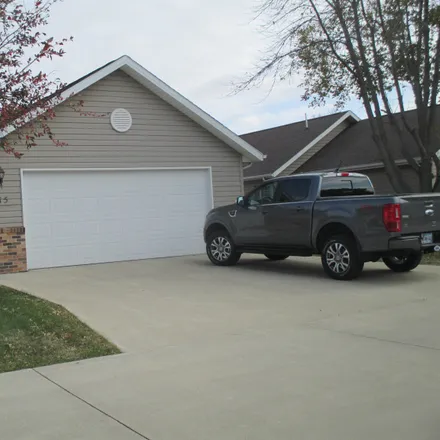 Buy this 2 bed house on 800 Country Club Road in Sheldon, IA 51201