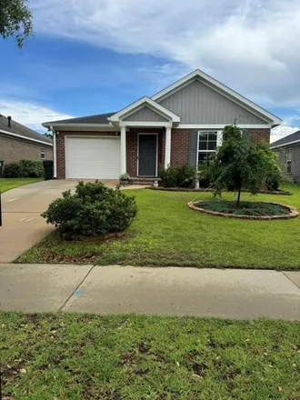 Buy this 3 bed house on 300 Londonberry Dr in Dothan, Alabama
