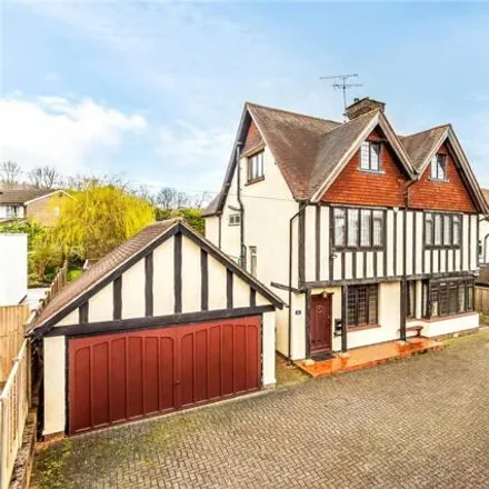 Image 1 - Barrow Green Road, Old Oxted, RH8 0NJ, United Kingdom - House for sale