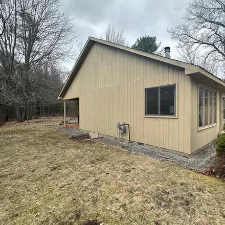 Image 5 - 6434 Barbara Avenue, Indian River, Tuscarora Township, MI 49749, USA - House for sale