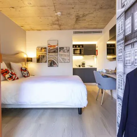 Rent this 1 bed apartment on Igreja Messiânica Mundial de Portugal in Rua de António Granjo, 4300-197 Porto
