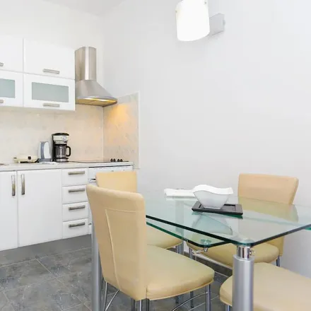 Image 2 - Jesenice, Split-Dalmatia County, Croatia - Apartment for rent